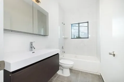 1036 NE 33rd Street Oakland Park FL 33334