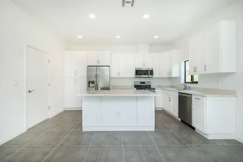 1036 NE 33rd Street Oakland Park FL 33334