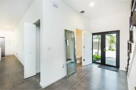 1036 NE 33rd Street Oakland Park FL 33334