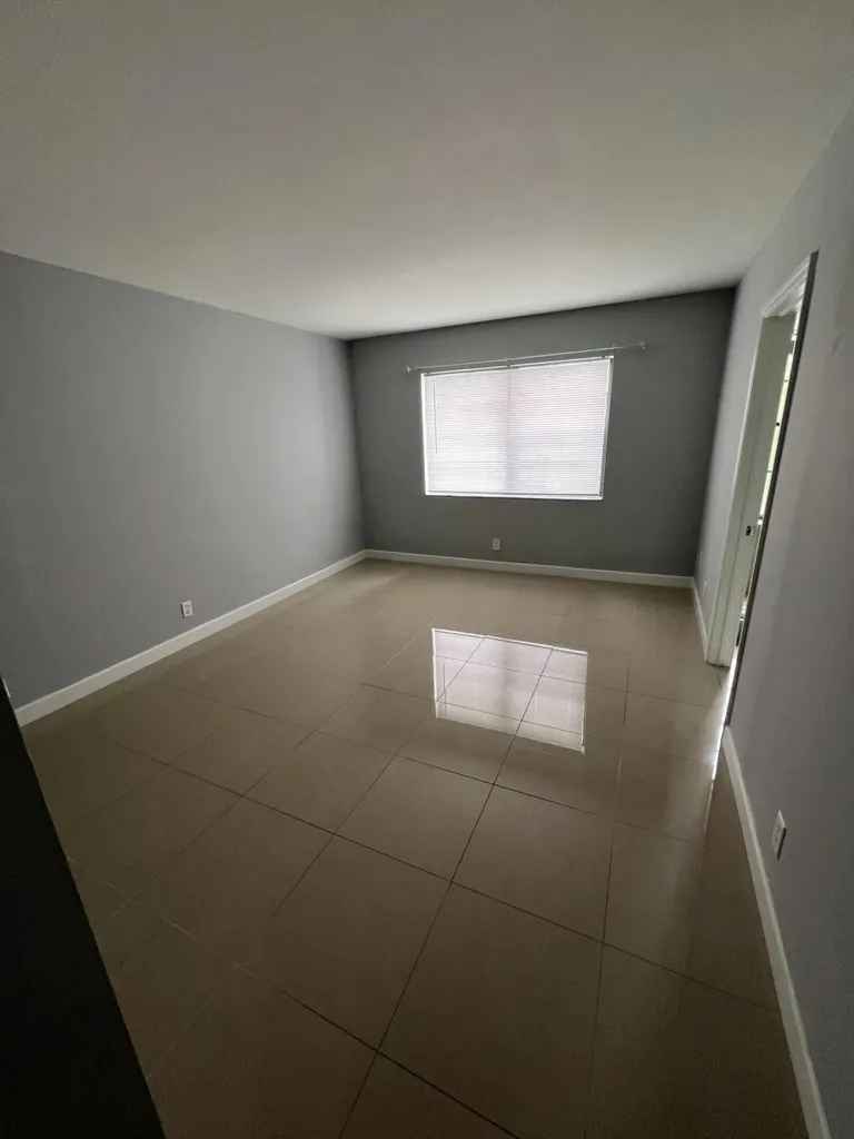 9235 SW 8th Street Boca Raton FL 33428