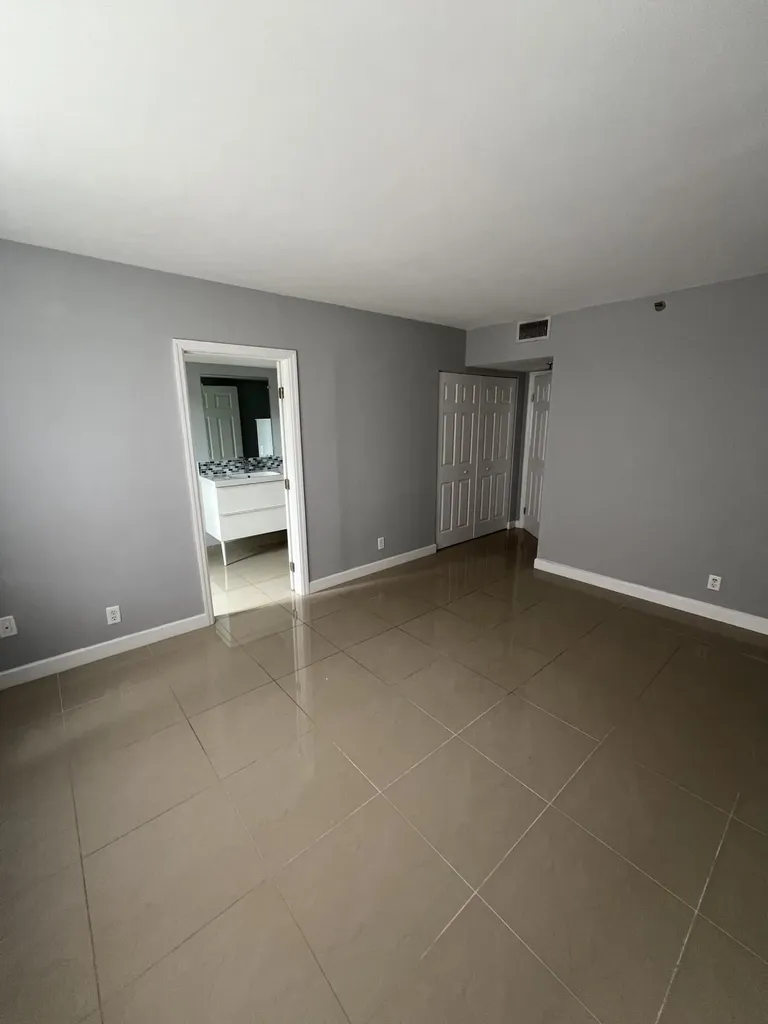 9235 SW 8th Street Boca Raton FL 33428