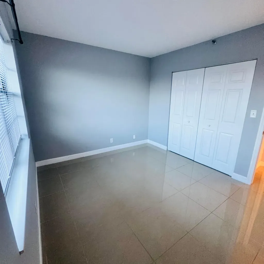 9235 SW 8th Street Boca Raton FL 33428