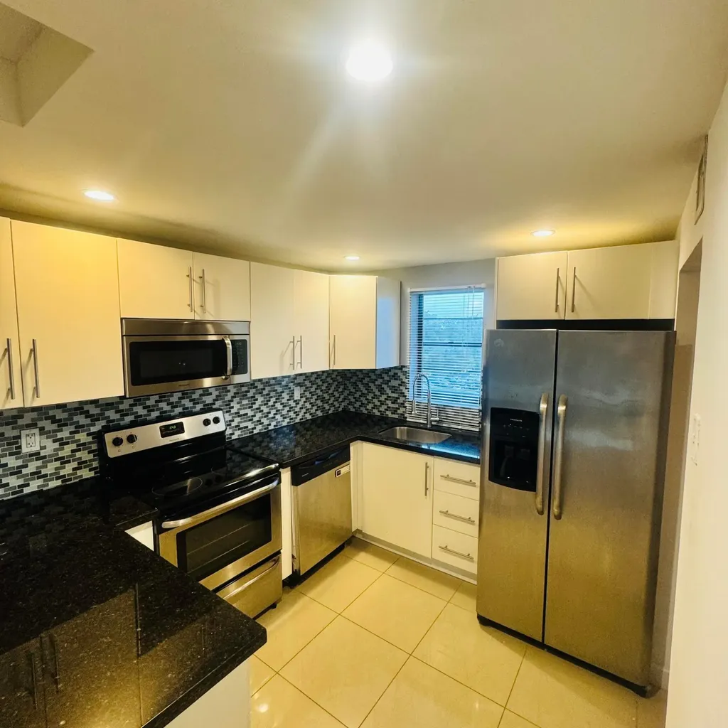 9235 SW 8th Street Boca Raton FL 33428