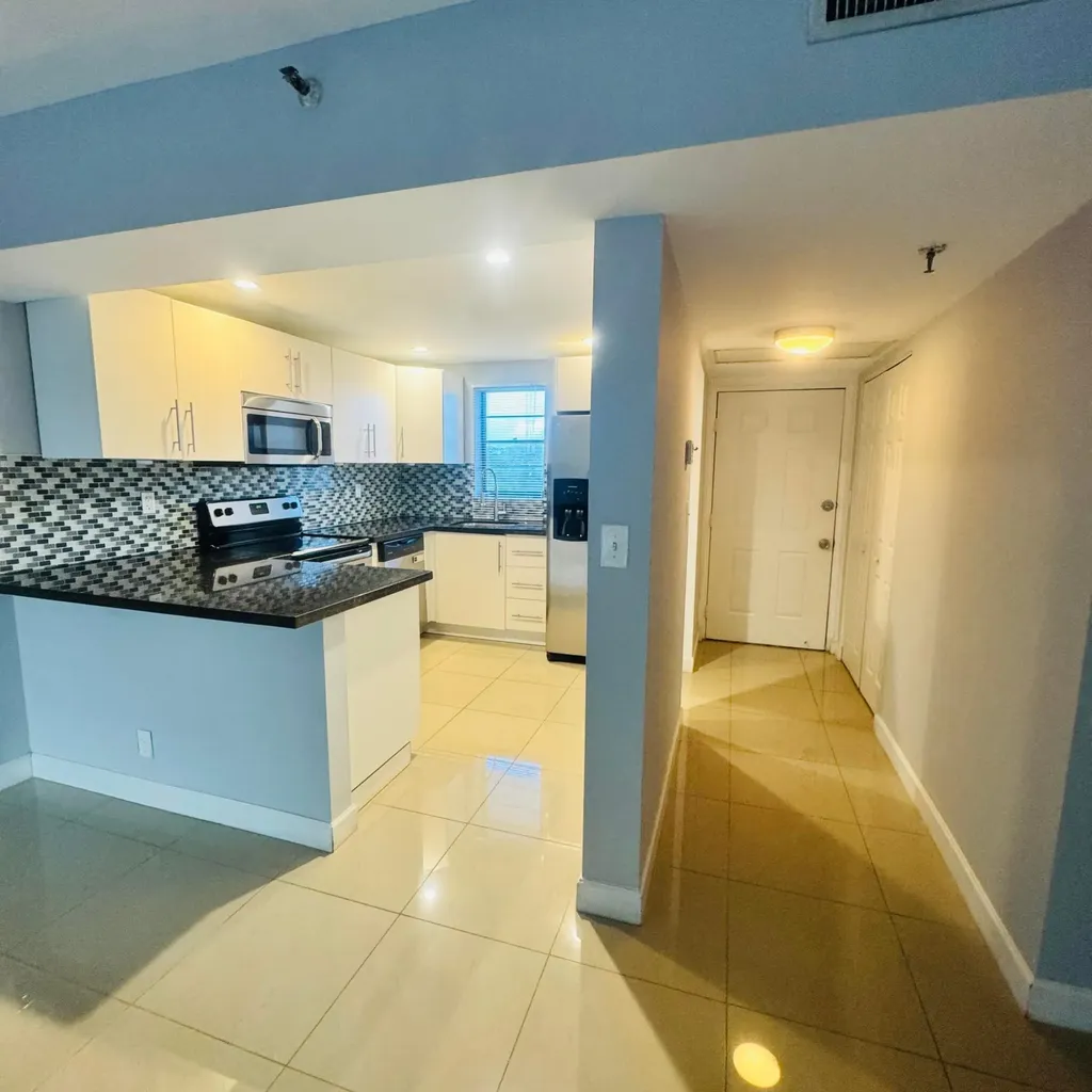 9235 SW 8th Street Boca Raton FL 33428