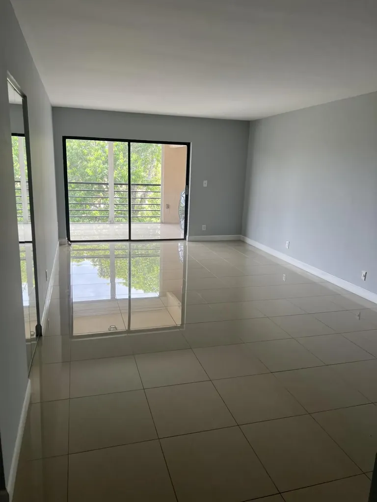 9235 SW 8th Street Boca Raton FL 33428