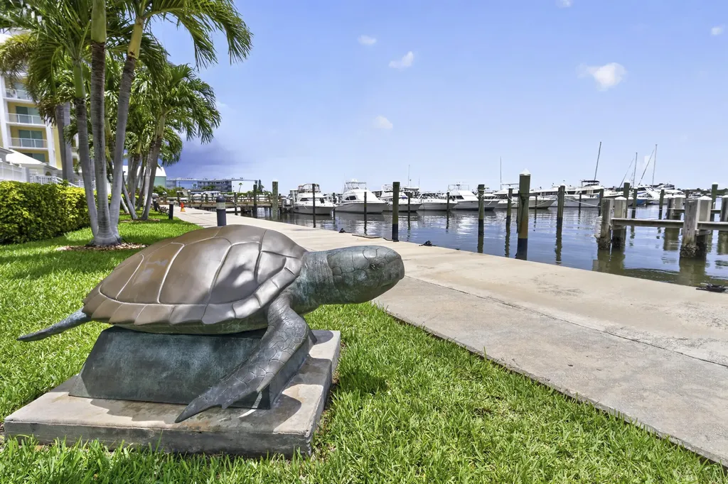 804 E Windward Way Lantana FL 33462