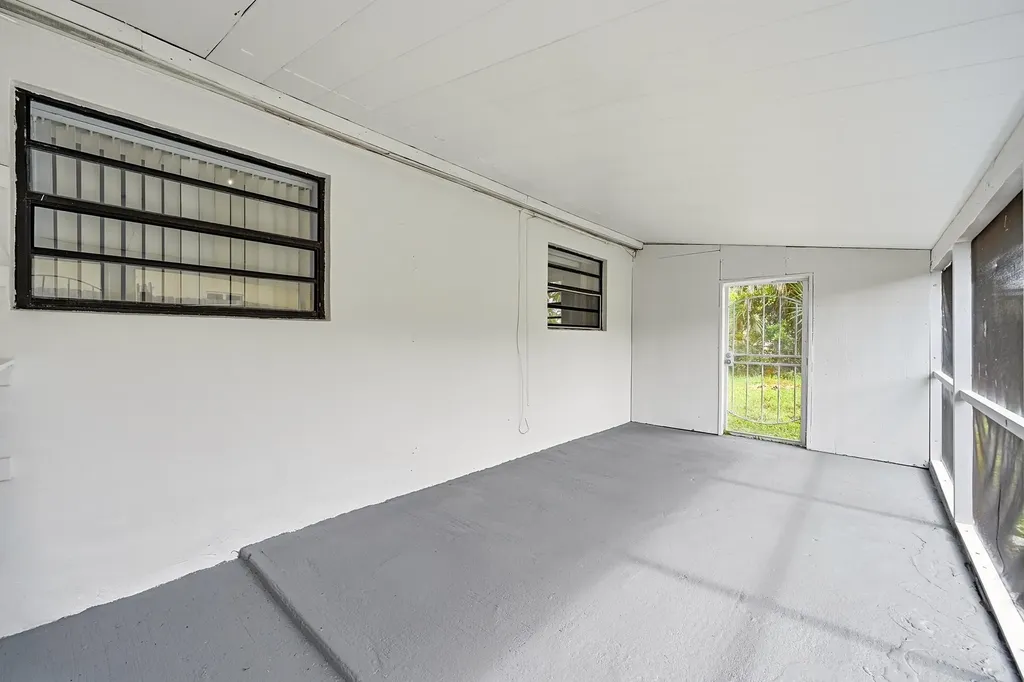 4401 NW 33rd Street Lauderdale Lakes FL 33319
