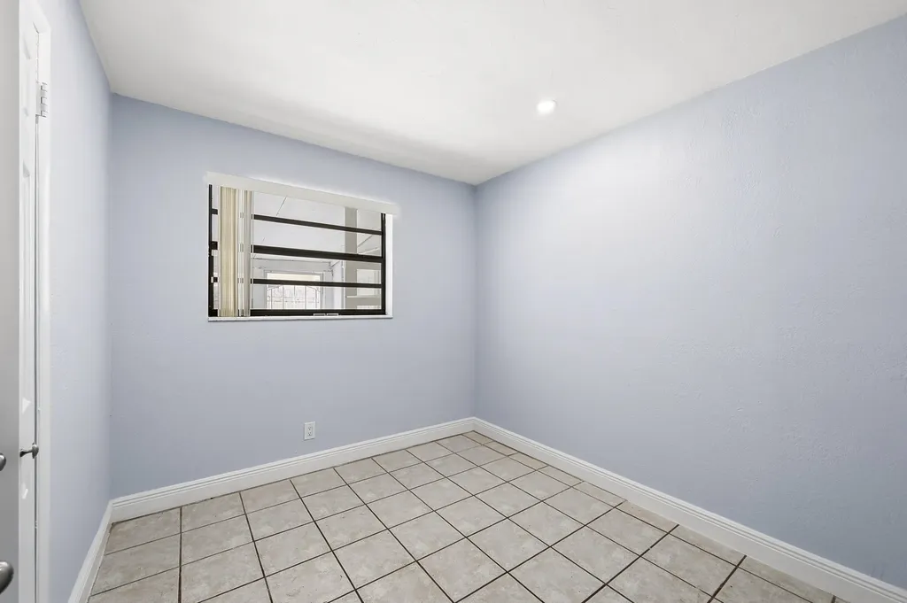 4401 NW 33rd Street Lauderdale Lakes FL 33319