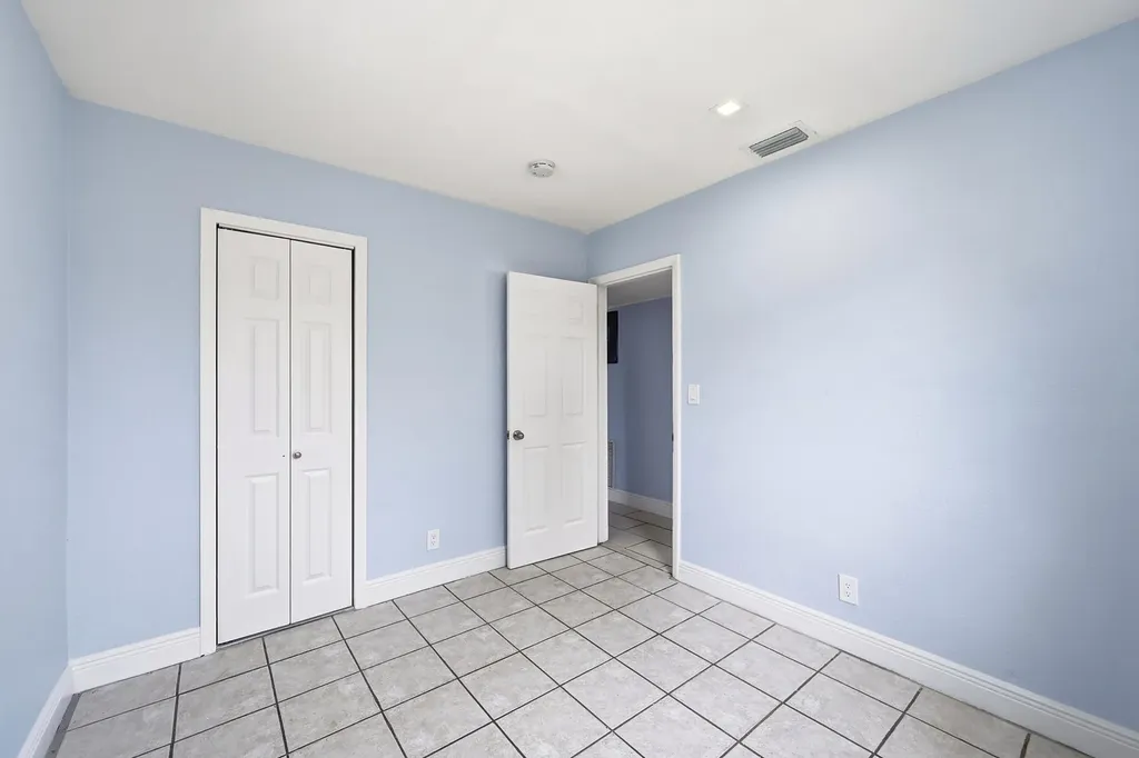 4401 NW 33rd Street Lauderdale Lakes FL 33319