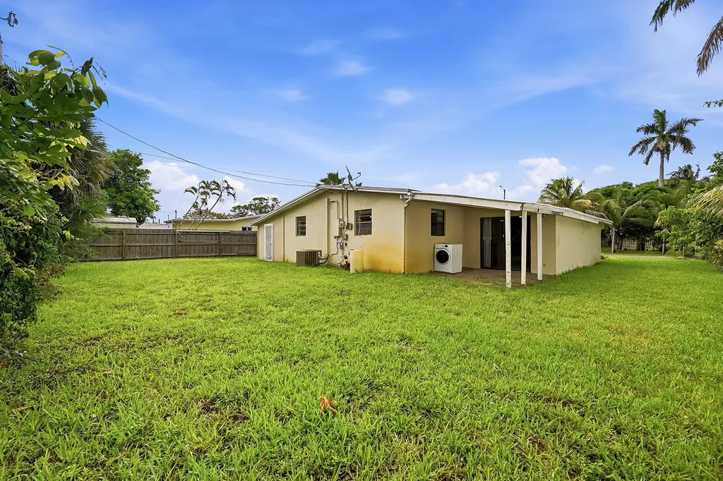 4401 NW 33rd Street Lauderdale Lakes FL 33319
