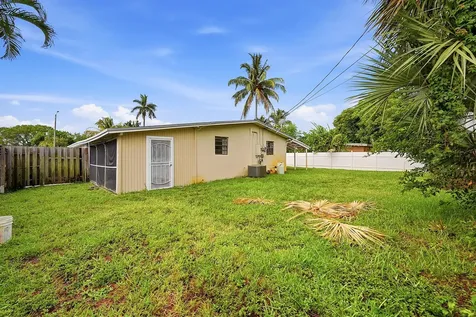 4401 NW 33rd Street Lauderdale Lakes FL 33319