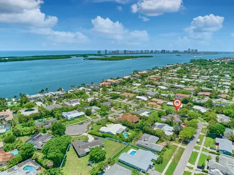842 Fathom Road W North Palm Beach FL 33408