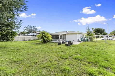 276 NE Summer Road Port St Lucie FL 34983