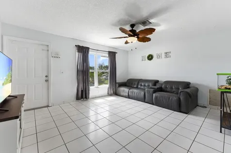276 NE Summer Road Port St Lucie FL 34983
