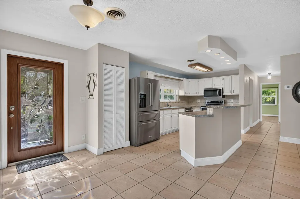 4931 NE 27th Avenue Lighthouse Point FL 33064
