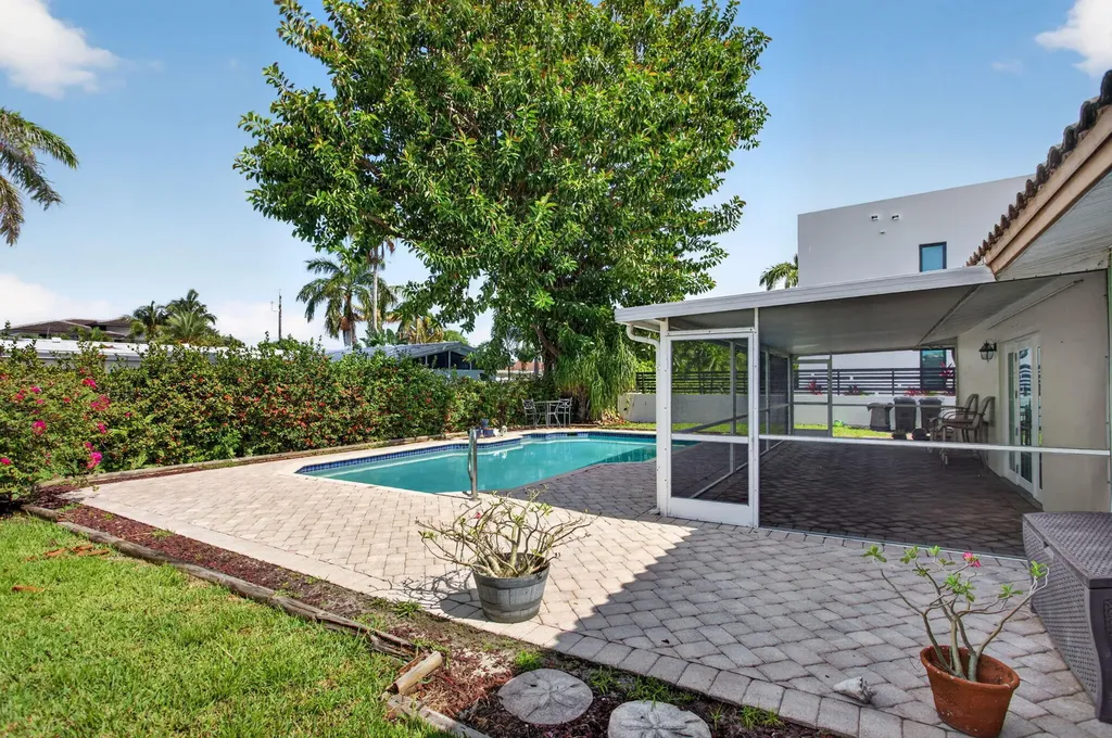 4931 NE 27th Avenue Lighthouse Point FL 33064