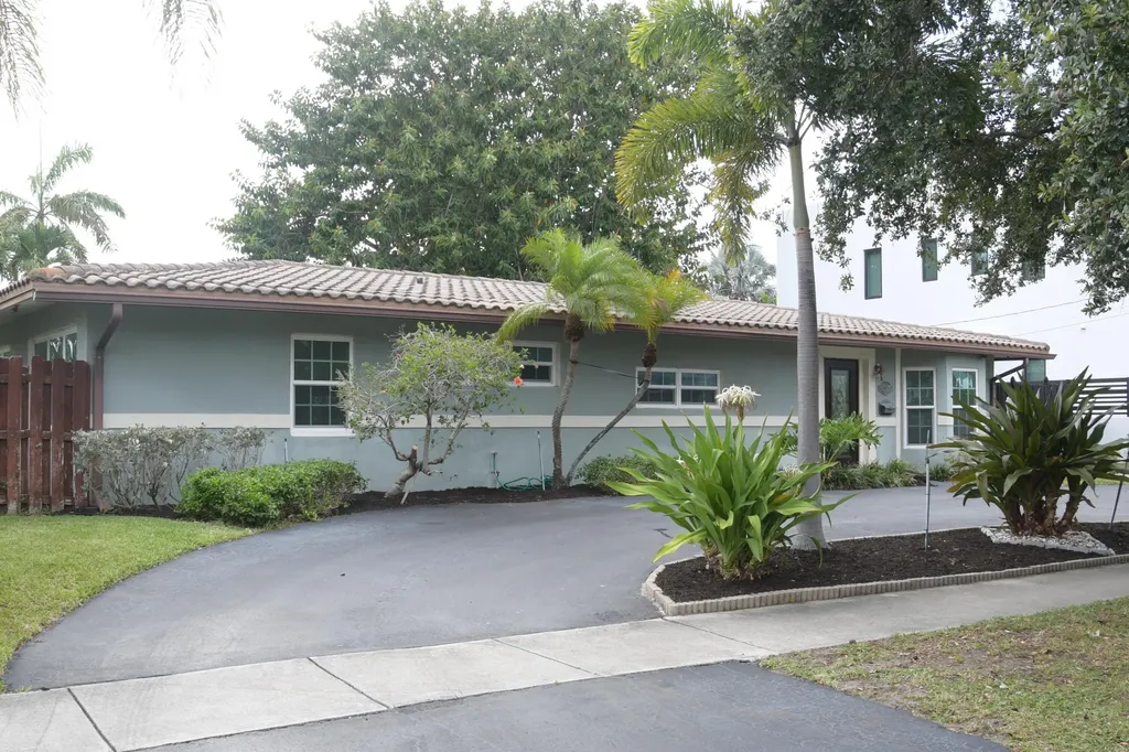 4931 NE 27th Avenue Lighthouse Point FL 33064