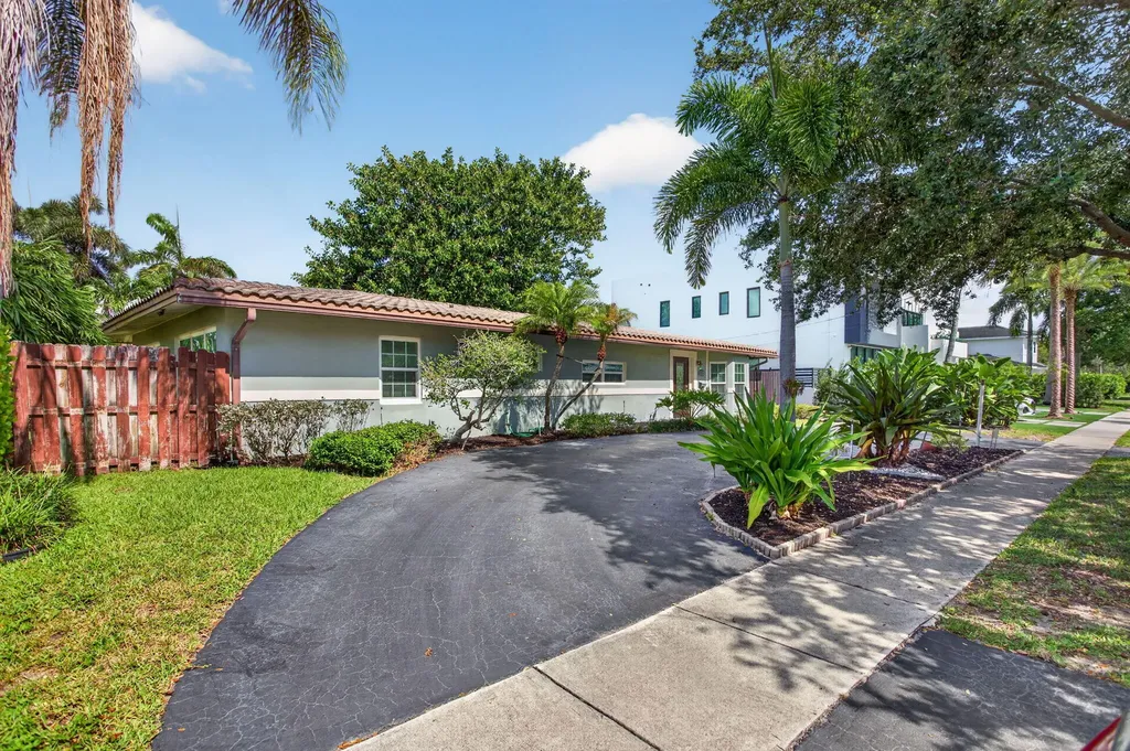 4931 NE 27th Avenue Lighthouse Point FL 33064