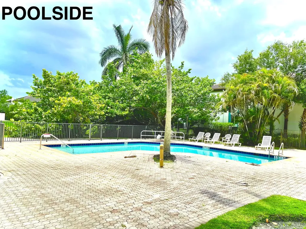 4725 SW 62nd Avenue Davie FL 33314