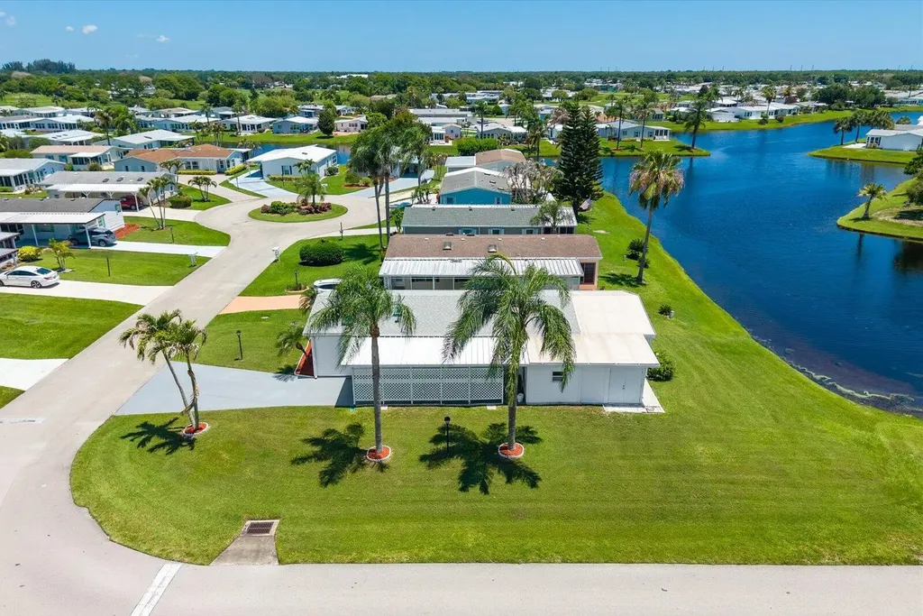 8498 Labelia Court Port St Lucie FL 34952
