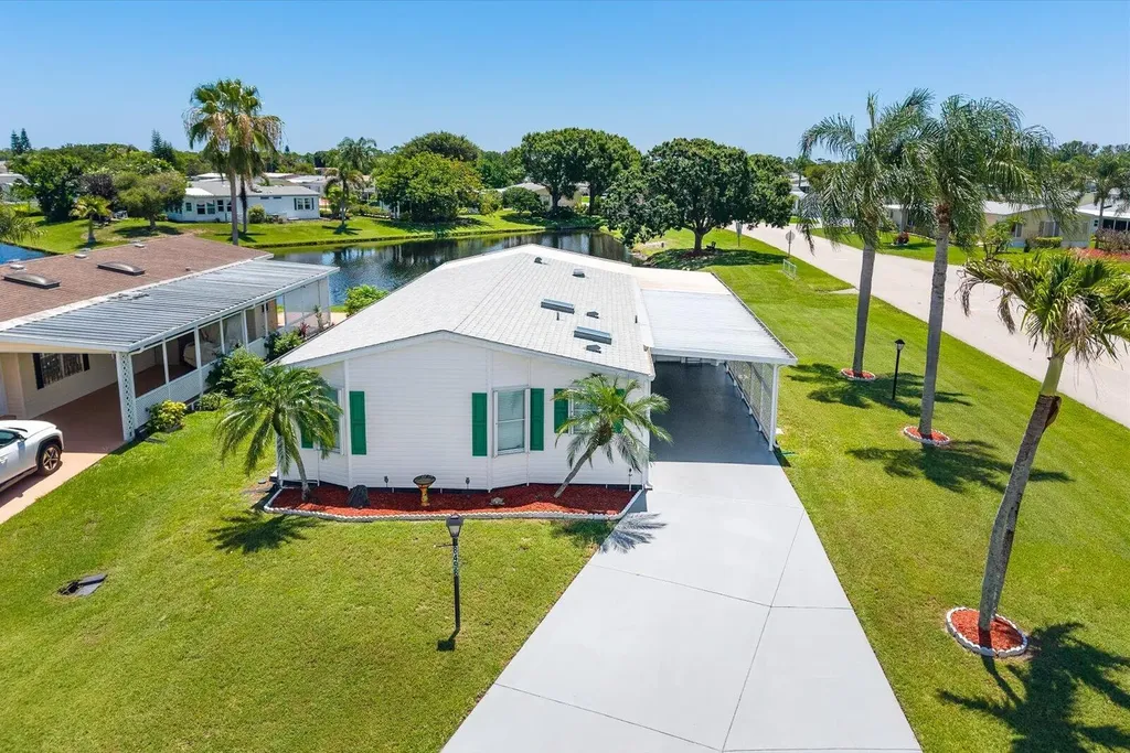 8498 Labelia Court Port St Lucie FL 34952