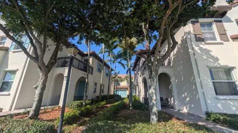 4153 Cascada Circle Cooper City FL 33024