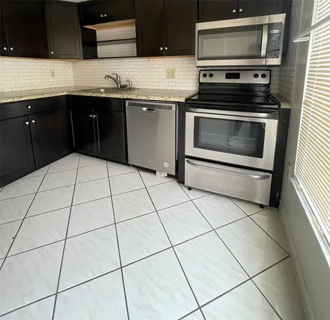 4158 Inverrary Drive Lauderhill FL 33319