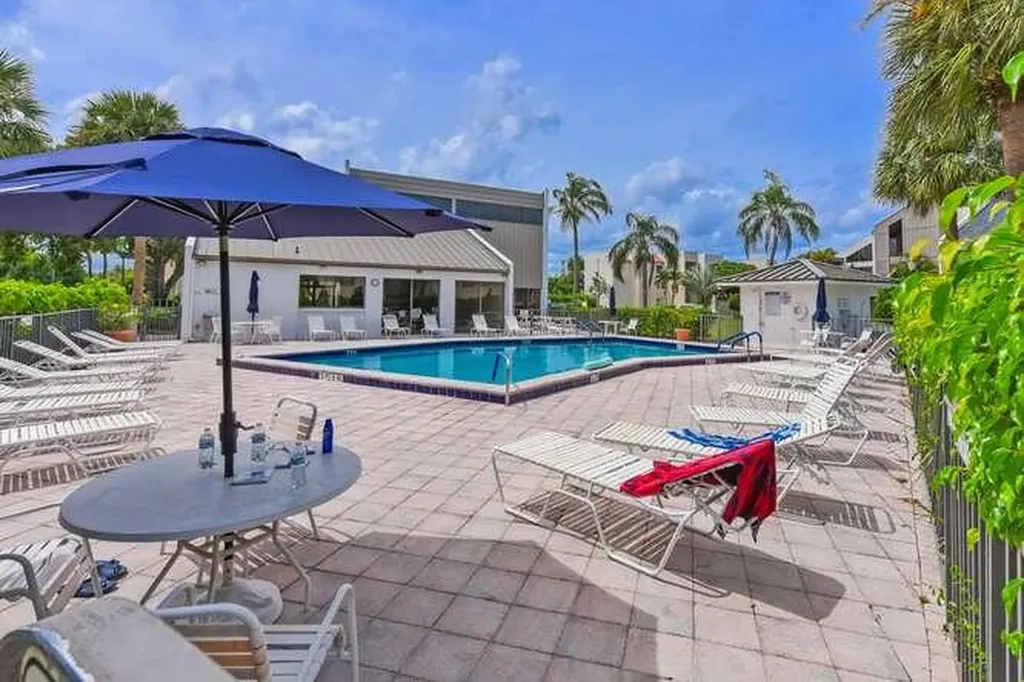 1605 S Us Highway 1 Jupiter FL 33477