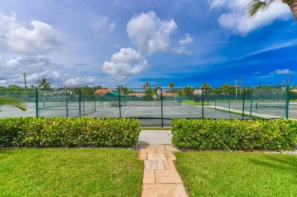 1605 S Us Highway 1 Jupiter FL 33477