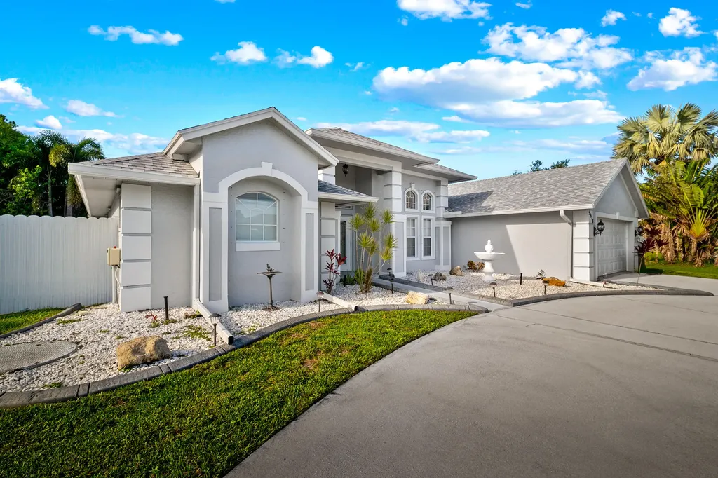 5918 NW Hann Drive Port St Lucie FL 34986