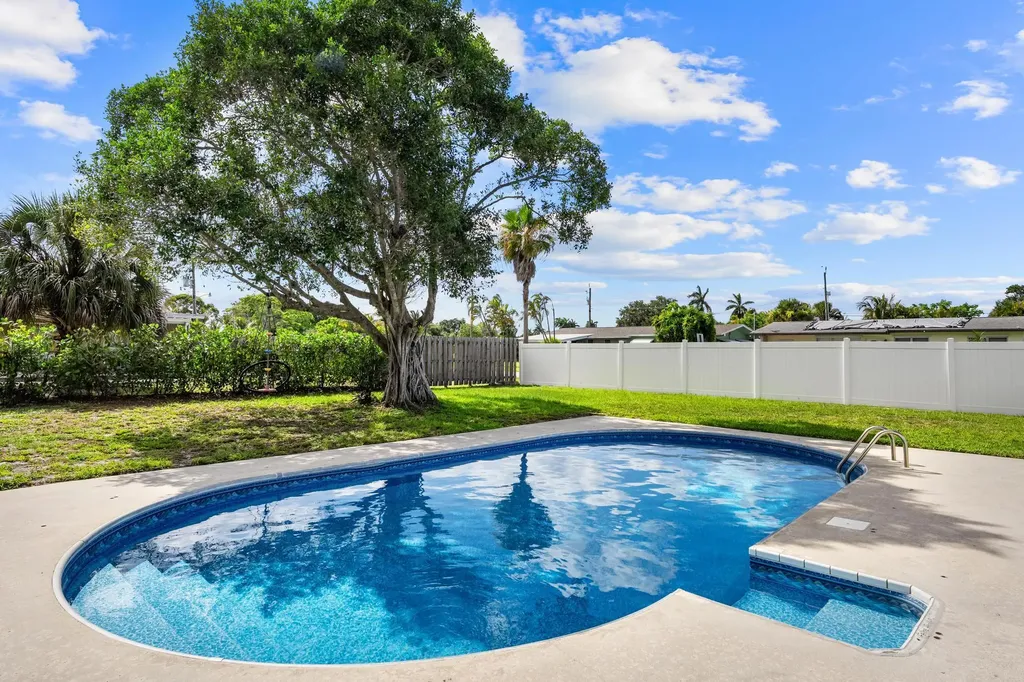 153 Abaco Drive Palm Springs FL 33461
