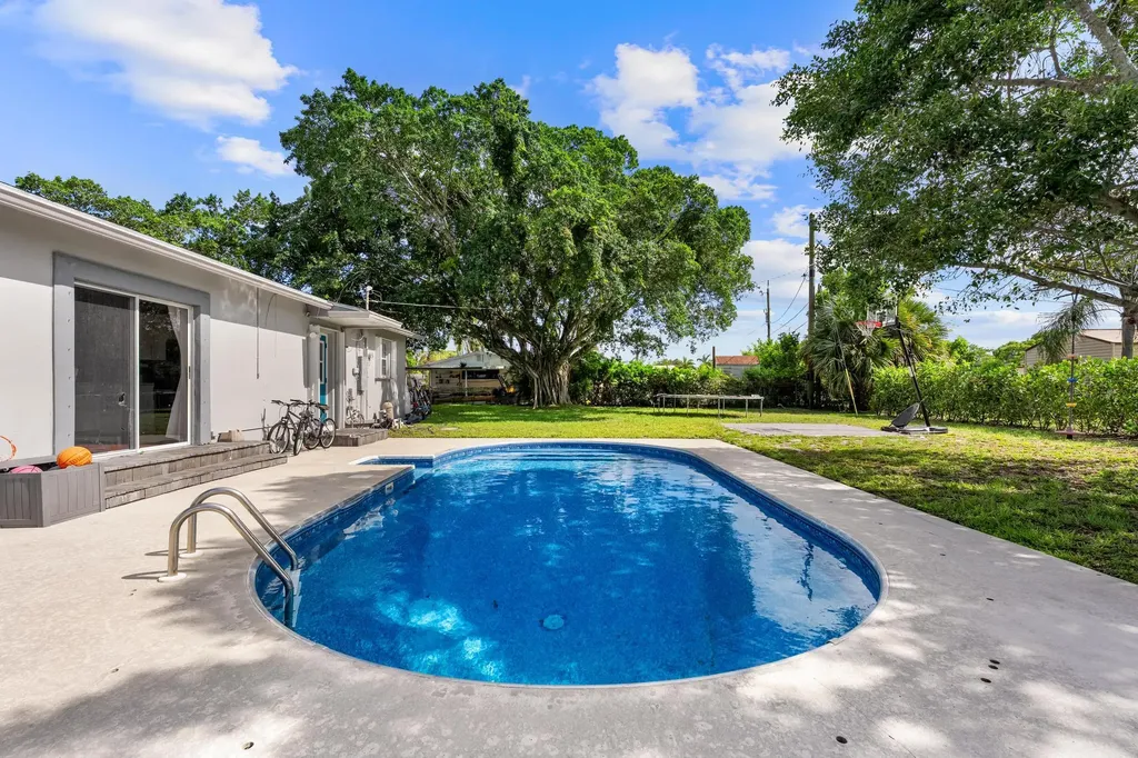 153 Abaco Drive Palm Springs FL 33461