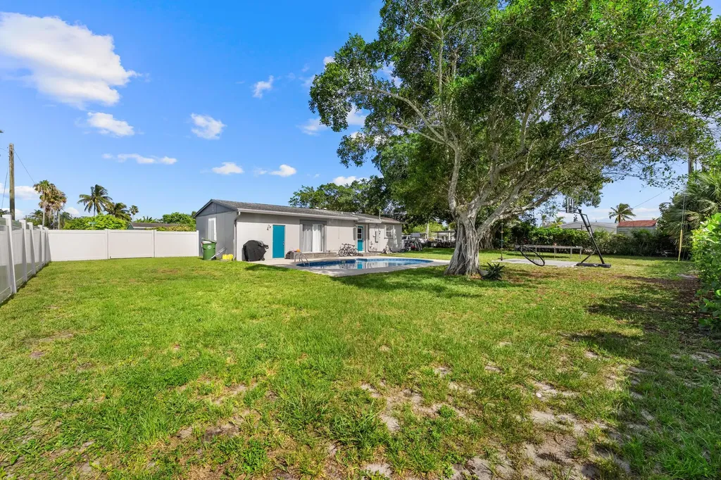 153 Abaco Drive Palm Springs FL 33461