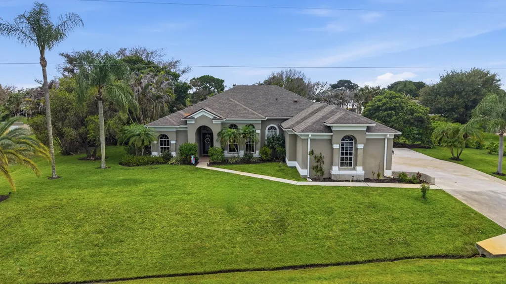 2598 SE Hamden Road Port St Lucie FL 34952