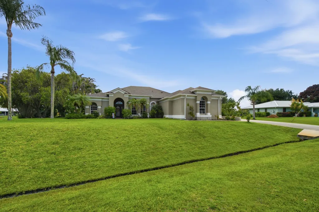 2598 SE Hamden Road Port St Lucie FL 34952