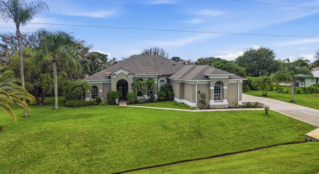 2598 SE Hamden Road Port St Lucie FL 34952