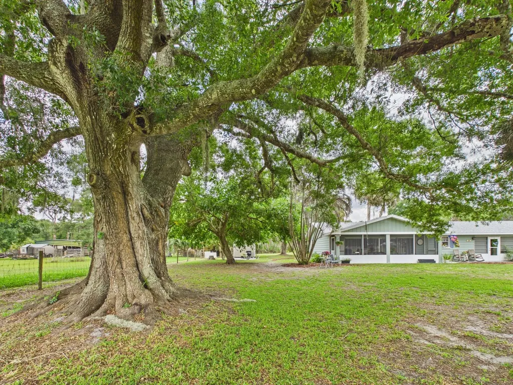 220 SW 67th Drive Okeechobee FL 34974