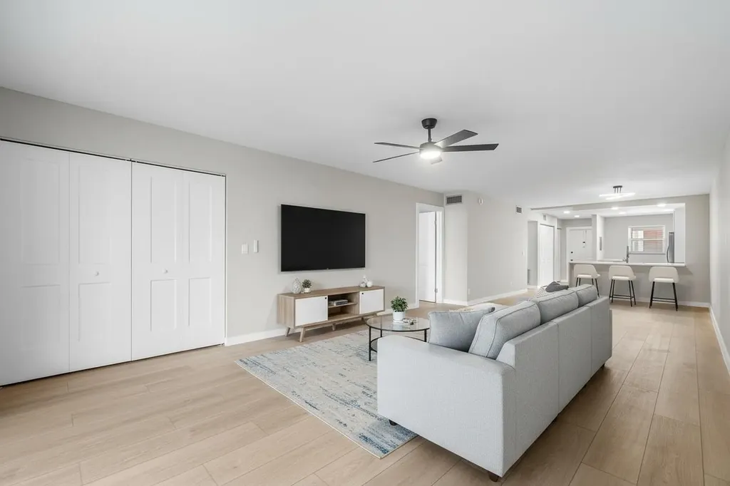 2905 SW 22nd Avenue Delray Beach FL 33445