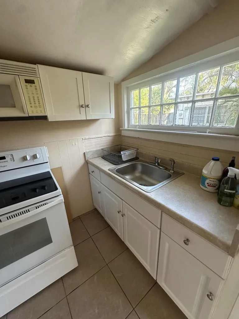616 37th Street West Palm Beach FL 33407