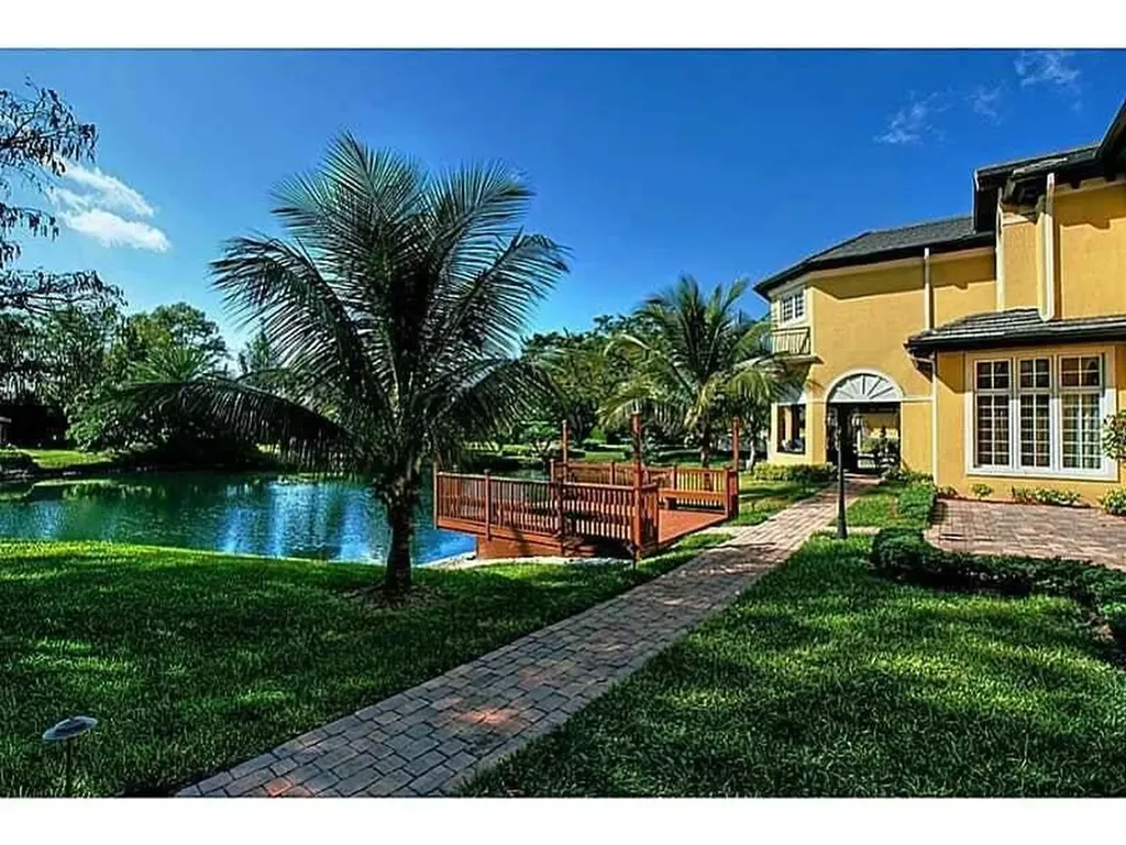 8950 NW 70th Court Parkland FL 33067