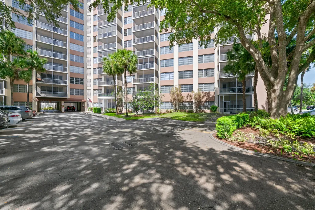 10777 W Sample Coral Springs FL 33065