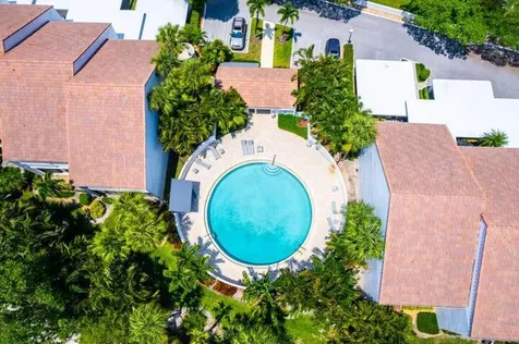 2517 Presidential Way West Palm Beach FL 33401