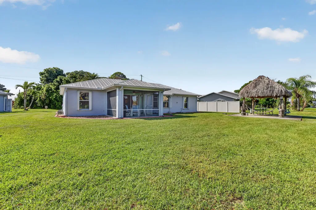 1802 SE Camden Street Port St Lucie FL 34952