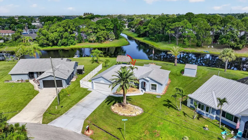 1802 SE Camden Street Port St Lucie FL 34952