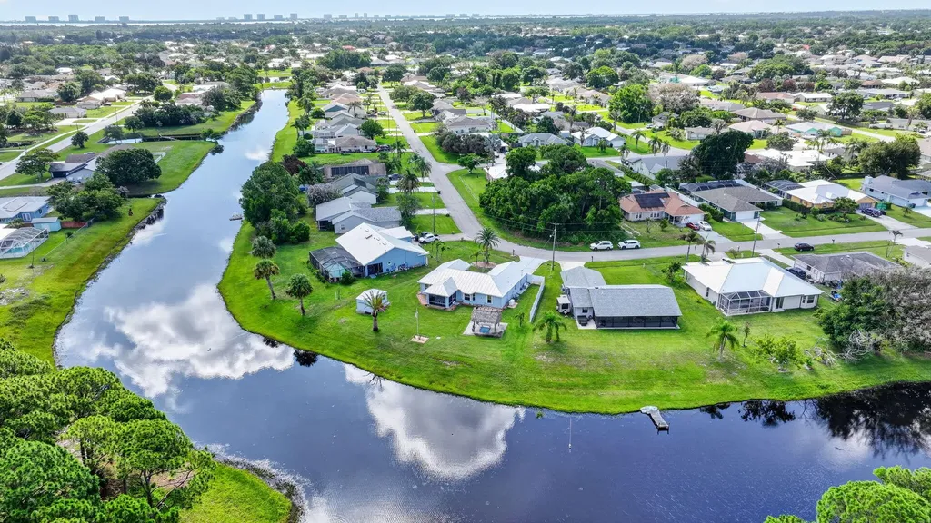 1802 SE Camden Street Port St Lucie FL 34952