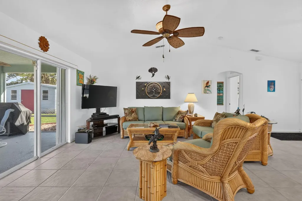 1802 SE Camden Street Port St Lucie FL 34952