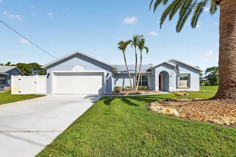 1802 SE Camden Street Port St Lucie FL 34952