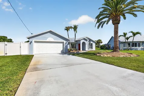 1802 SE Camden Street Port St Lucie FL 34952
