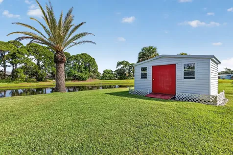 1802 SE Camden Street Port St Lucie FL 34952