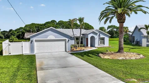 1802 SE Camden Street Port St Lucie FL 34952